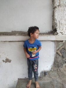 قوات العاصفة الرئاسية تعثر على طفل مفقود في مديرية كريتر بالعاصمة عدن