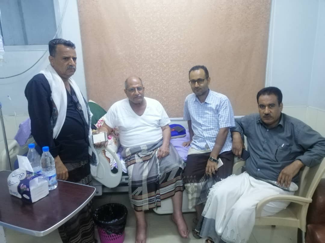 أدراية جمعية الضالع الخيرية تزور الشيخ محسن الخريبة في مستشفى عدن الألماني