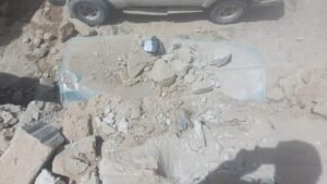 صور.. مليشيا الحوثي تستهدف منازل المواطنين في مديرية الحد بيافع 