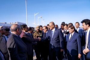 الرئيس الزُبيدي يصل مدينة المكلا بحضرموت وسط استقبال كبير