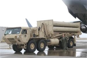 الولايات المتحدة تسلم المملكة العربية السعودية سبعة أنظمة صواريخ ثاد للدفاع الجوي و 360 صاروخ ثاد