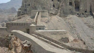 قلعة جبل الغدير التاريخية.. حامية عدن تتربع على عرش "أبو قيامة"