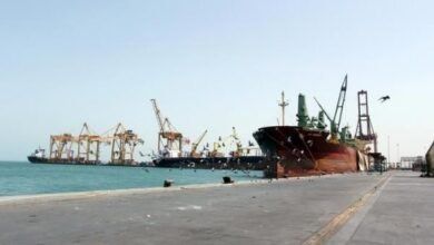 جرعة سعرية جديدة على جميع الواردات إلى موانئ الحديدة اليمنية