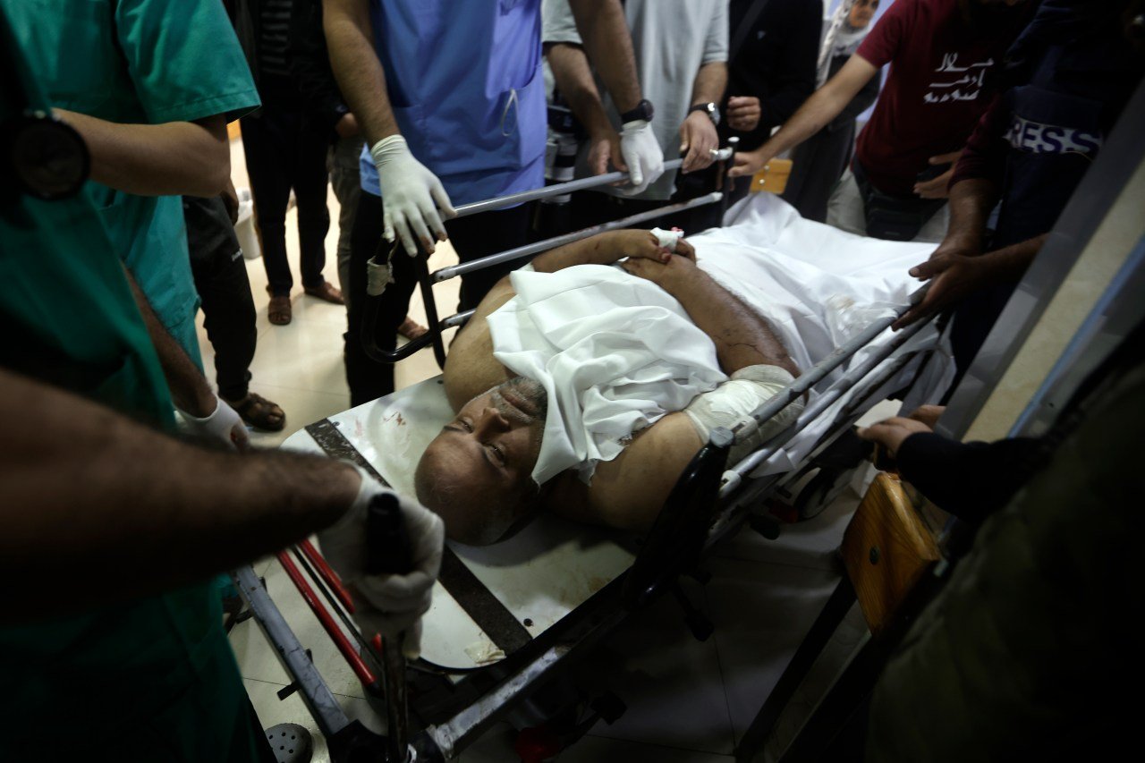 مقتل مصور قناة الجزيرة في غارة إسرائيلية على مدرسة جنوب قطاع غزة