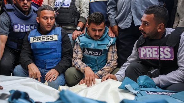 الصحافة في فلسطين في خطر .. ارتفاع عدد الشهداء الصحفيين في غزة إلى 115 منذ بدء "الإبادة الجماعية"