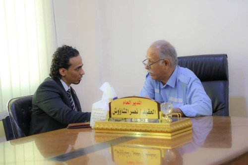 رئيس انتقالي العاصمة عدن يطلع على سير عمل فرع مصلحة الهجرة والجوازات