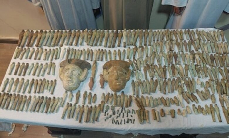 ٢٠٢٤٠٣٠٩ ٢٠٢٠٥١ - إحباط عملية تهريب 437 قطعة أثرية بمحافظة بني سويف المصرية