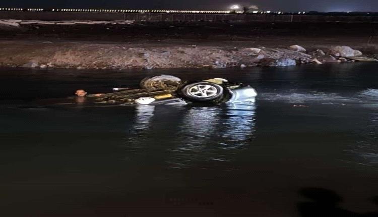 c0ddff1d dc48 46da 8496 71fb6c8c3977 - عاجل:سقوط سيارة الى البحر في عدن اثر حادث مروع(صورة)