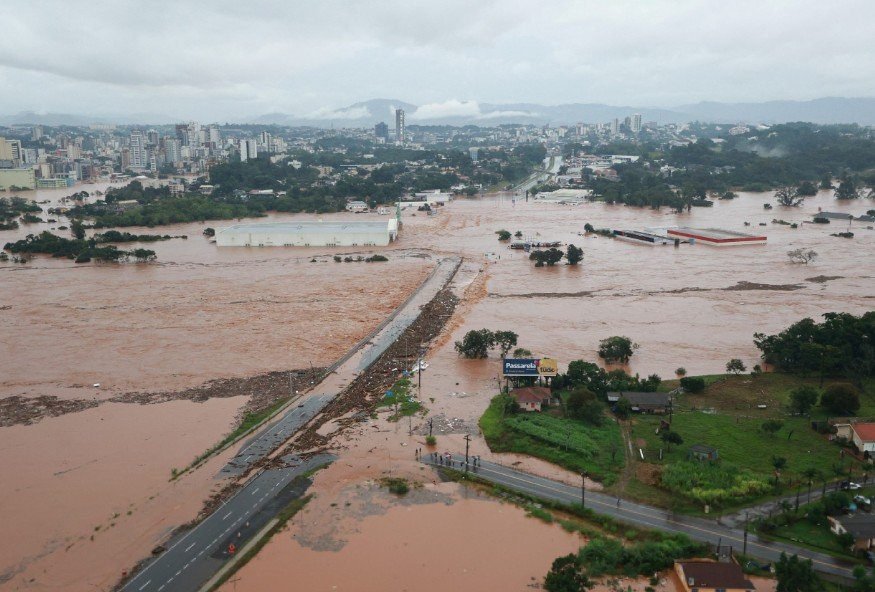 IMG 20240504 150430 - وفاة 39 شخصا وفقدان العشرات في فيضانات بجنوب البرازيل