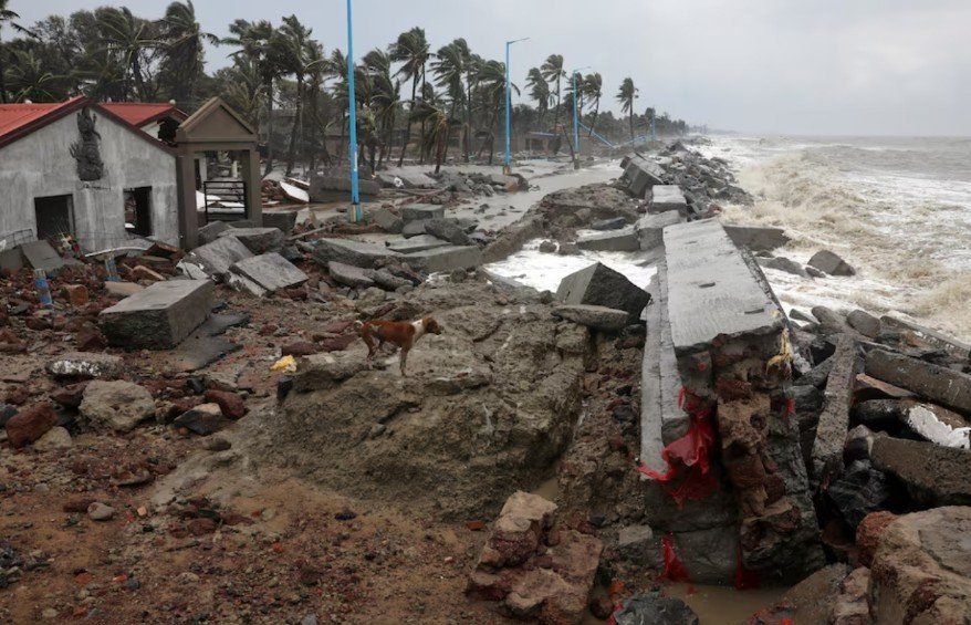 IMG 20240526 153515 - فرار 115 ألف شخص مع اقتراب الإعصار ريمال من بنغلادش