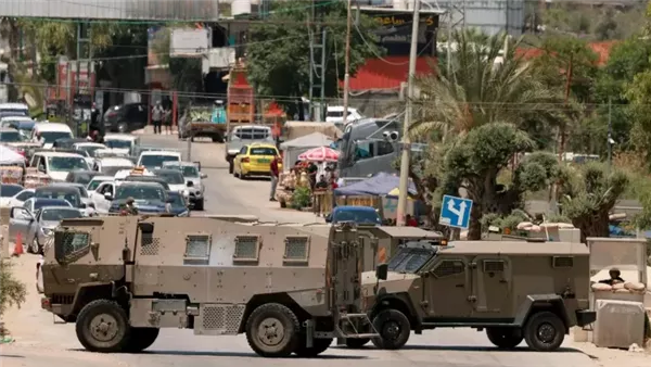 قوات الاحتلال الإسرائيلي تعتقل عدد من الفلسطينيين بالضفة الغربية