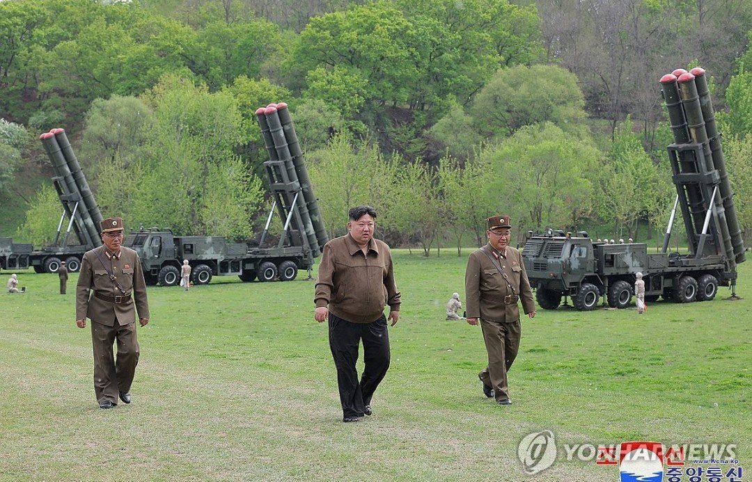IMG 20240423 110221 - زعيم كوريا الشمالية يشرف على تدريبات تحاكي شن هجمات استباقية