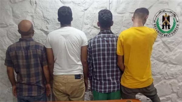 438 - قوات الحزام الأمني تضبط عدد من مروجي ومتعاطي المخدرات في عدن