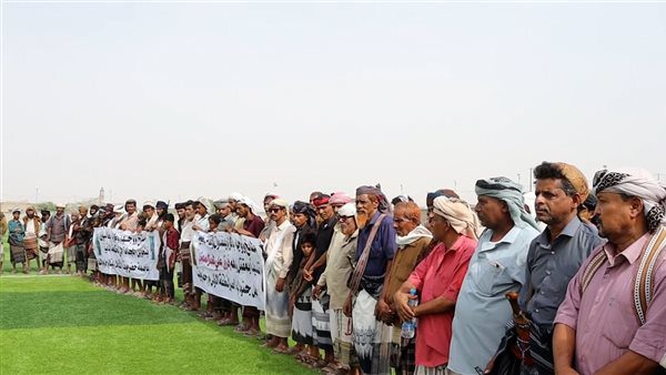 وقفة احتجاجية في أبين تنديدا بمماطلة “العسكرية الأولى” في قضية قتل أحد أبناء المحافظة