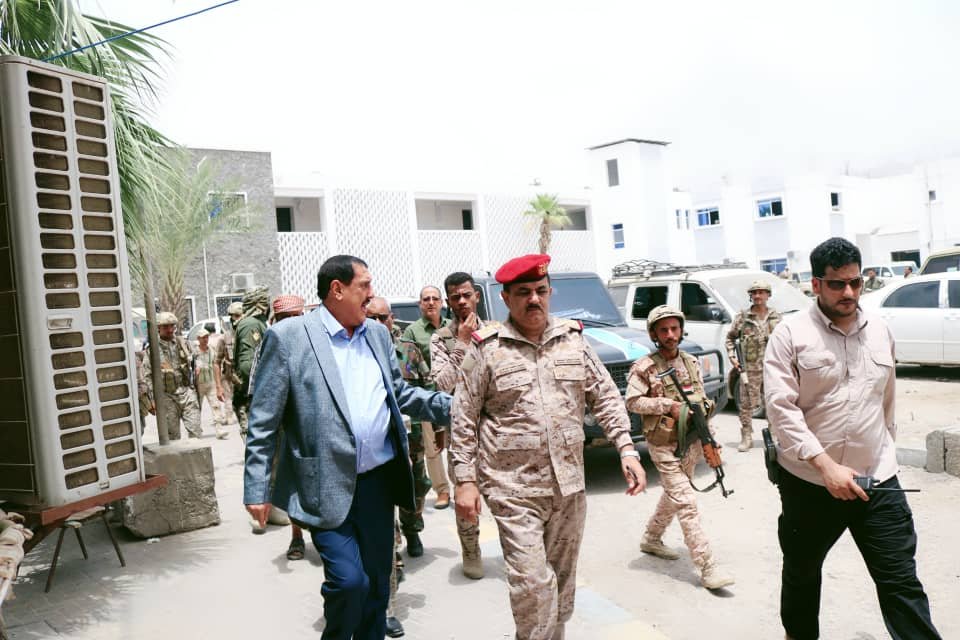 IMG 20240704 WA0059 - اللواء الشعيبي يستقبل وزير الدفاع الداعري بالعاصمة عدن 