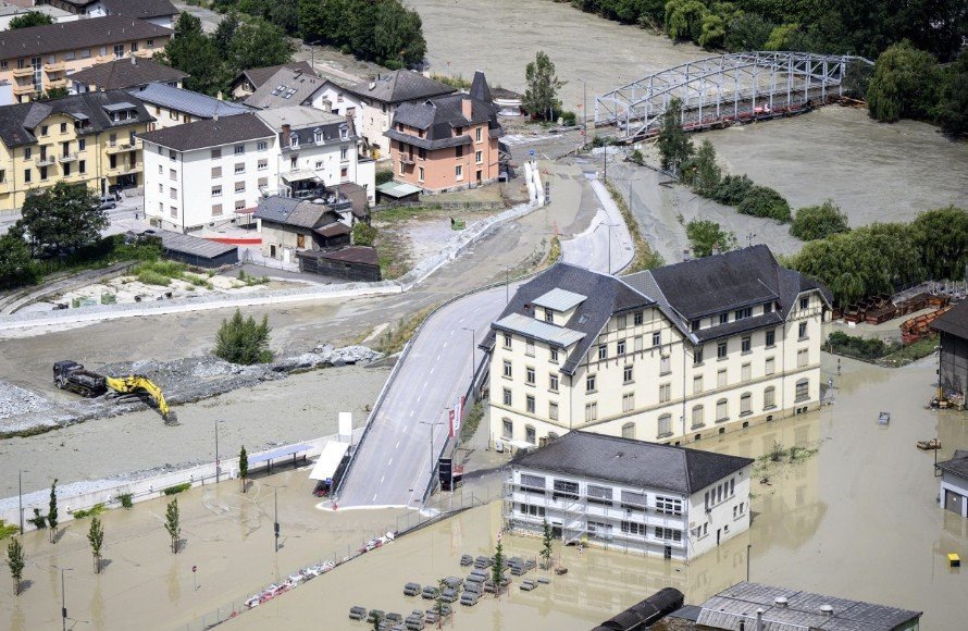 IMG 20240701 094246 - مصرع 5 أشخاص جراء فيضانات في سويسرا وفرنسا