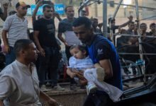 غزة إسرائيل تقصف بـ3 صواريخ مستشفى ميدانيا بمدرسة تؤوي نازحين - غزة: إسرائيل تقصف بـ3 صواريخ مستشفى ميدانيا بمدرسة تؤوي نازحين بدير البلح