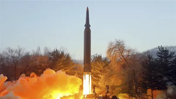 كوريا الشمالية تختبر صاروخاً بالستياً جديداً.webp - كوريا الشمالية تختبر صاروخاً بالستياً جديداً