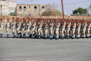 1729100926329 - بحضور وزير الدفاع .. العاصمة عدن تشهد عرضاً عسكرياً مهيبا ( صور)