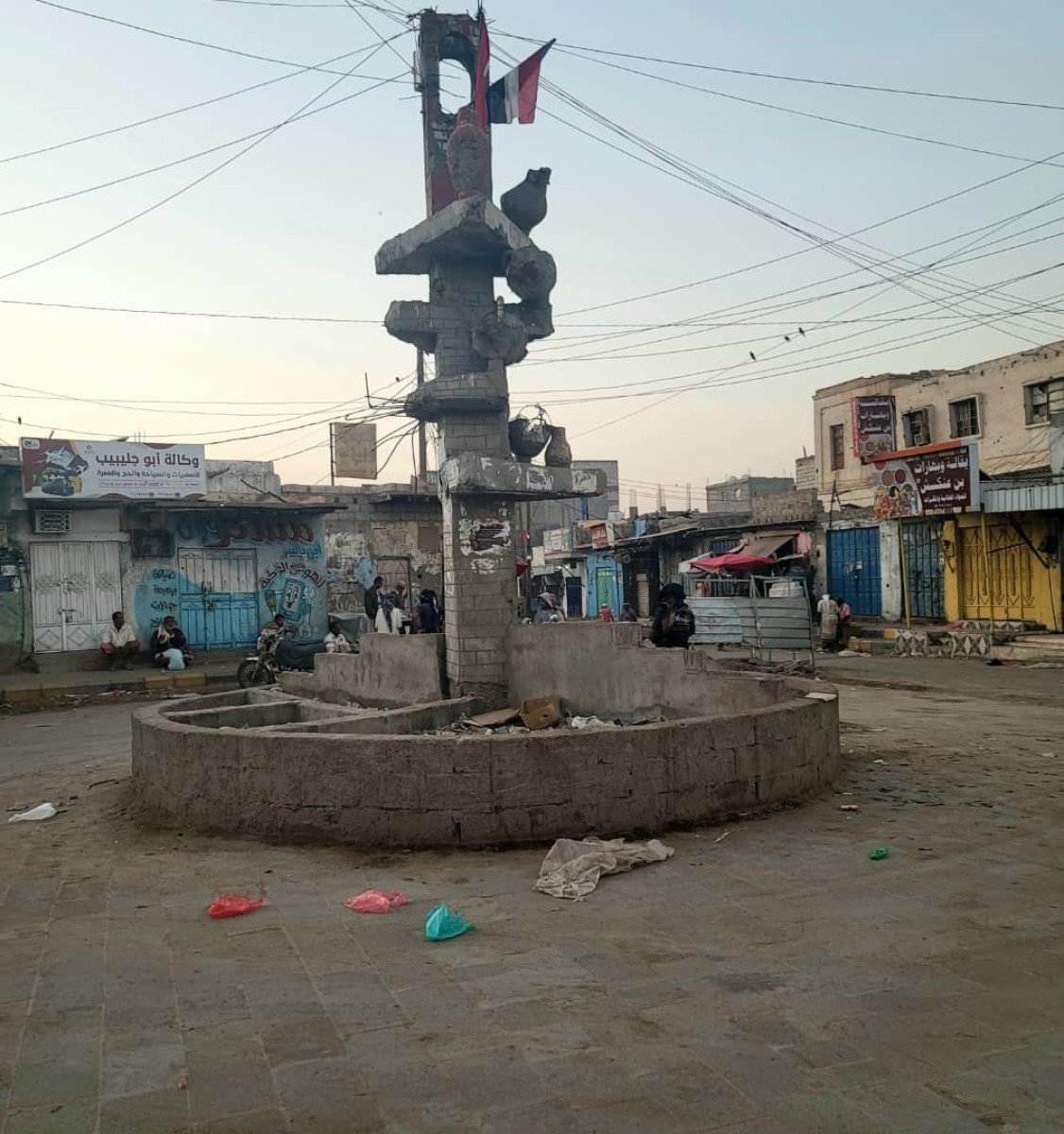 الجوع يجبر صحفي لحجي على بيع أسطوانة الغاز إلى أين - الجوع يجبر صحفي لحجي على بيع أسطوانة الغاز.. إلى أين وصل حالنا؟