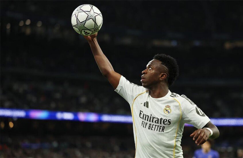 زلزال “المليار يورو” يهدد بقاء فينيسيسوس جونيور مع ريال مدريد