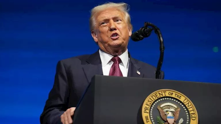 ترامب: سأزور فنزويلا قريبًا.. ونتفاوض مع الأوروبيين بشأن جرينلاند 2025 12 5 19 38 19 930.webp