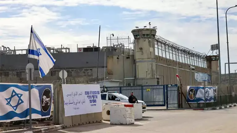 عشرات العائلات الفلسطينية تطالب بالكشف عن مصير أبنائها المفقودين 2025 1 25 20 47 27 12.webp