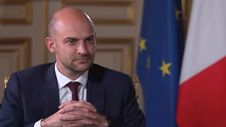 احتواء أزمة دبلوماسية بين باريس وواشنطن بعد توتر رسمي 2025 8 1 18 52 3 412.webp