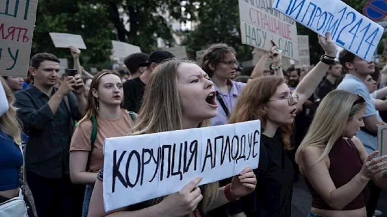 رئيس وزراء أوكرانيا السابق: عدد سكان كييف انخفض من 45 إلى 20 مليونا خلال 12 عامًا 2025 9 8 2 19 20 55.webp