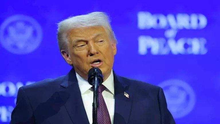 ترمب متباهيا بـ"صناعة الزعماء": تأييدي قلب الموازين في اليابان والأرجنتين 2026 1 28 2 17 53 197.webp