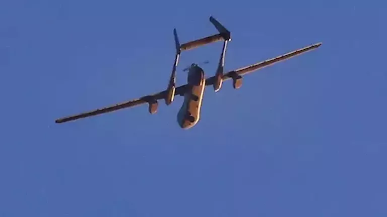 حطام مسيّرة إيرانية يصيب شخصين ويوقع أضراراً بمبنى السفارة الإسرائيلية في أبوطبي 2026 2 20 13 25 24 15.webp