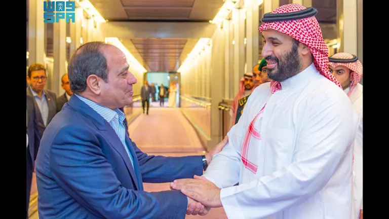 مغادرة الرئيس السيسي جدة وولي العهد السعودي في مقدمة مودعيه.. صور 2026 2 23 21 35 39 464.webp