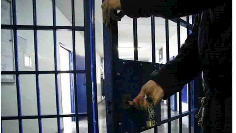 لإدانته بجريمة قتل.. إندونيسيا تفرج عن أمريكي بعد 11 عامًا في السجن 2026 2 25 11 42 50 947.webp