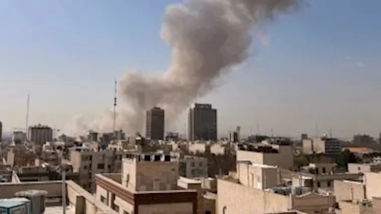 201 قتيل ضحية الهجمات في إيران ومجزرة بمدرسة بنات بميناب 2026 2 28 13 23 30 325.webp