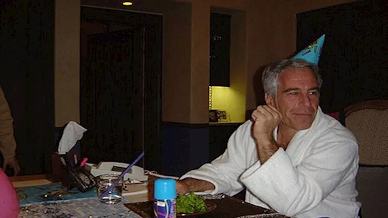 "الوقت كان قصير لكنه جميل".. رسائل جديدة ولقاءات بين نجمة تلفزيونية شهيرة وإبستين 2026 2 5 3 2 18 847.webp