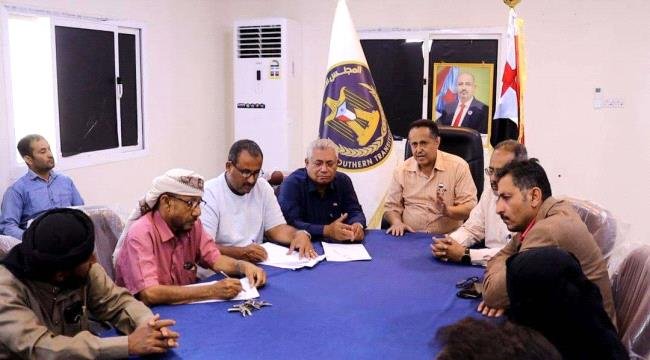 الحالمي يرأس اجتماعا موسعا للهيئة التنفيذية بلحج ورؤساء هيئات المجلس بمديريات المحافظة 7e45891f 9e9f 4890 ae26 6688658ec17b