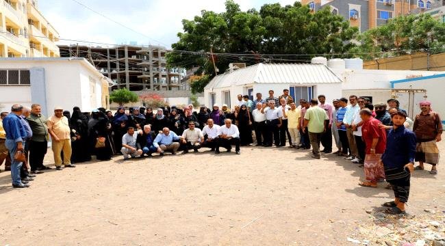 تأكيدا على مبدأ الثبات وللأسبوع الثاني.. كادر الأمانة العامة يواصل وقفته وحضوره أمام مقر عملهم 0a5f8485 d048 4e52 b264 8965cd04def1