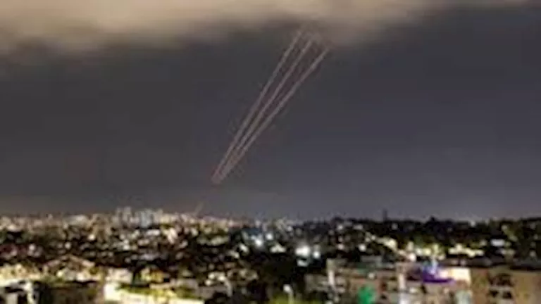 ضربة صاروخية إسرائيلية أمريكية تقتل 15 شخصًا في أصفهان الإيرانية 2024 4 19 10 29 49 181.webp