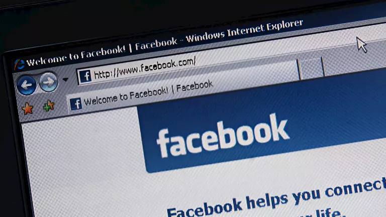 عطل موقع فيسبوك يصيب آلاف الحسابات حول العالم 2025 11 18 23 50 3 566.webp