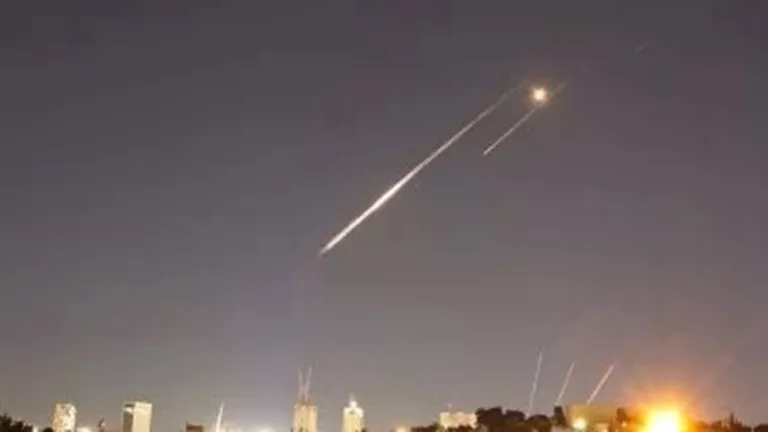 الإمارات.. قتيل و9 جرحى جراء القصف الإيراني على دبي وأبوظبي 2025 6 15 0 16 48 521.webp