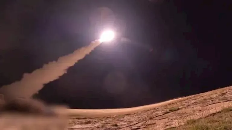 إعلام إسرائيلي: إطلاق صواريخ من لبنان وصفارات إنذار في تل أبيب 2025 8 1 22 36 16 101.webp