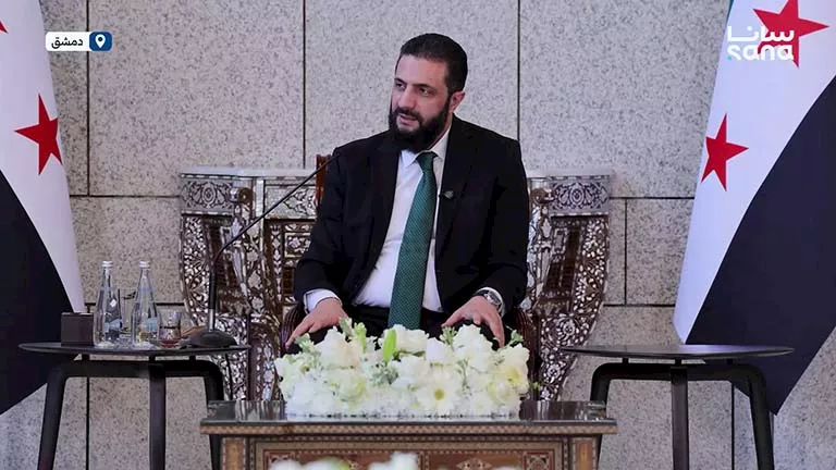 الشرع يشيد بدعم بريطانيا لسوريا ويكشف تفاصيل الانتخابات وإعادة الإعمار 2026 1 11 23 37 2 533.webp