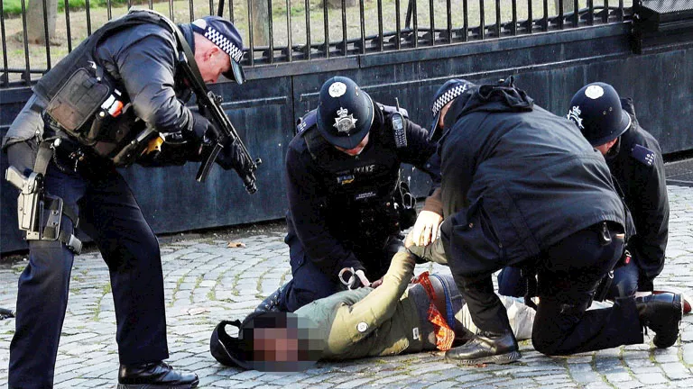 السلطات البريطانية تعتقل إيرانيا حاول دخول قاعدة للغواصات النووية 2026 3 20 15 52 46 241.webp