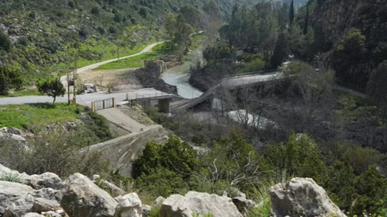 تصعيد خطير.. إسرائيل تأمر بهدم قرى لبنانية وتدمير جسور نهر الليطاني 2026 3 22 12 6 15 677.webp