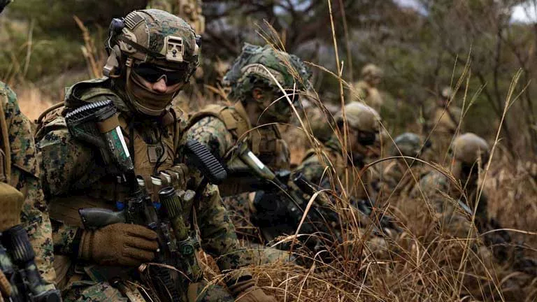 المارينز الأمريكي والمظلات إلى الشرق الأوسط.. إنهاء للحرب أم السيطرة على "خرج"؟ 2026 3 26 12 51 27 572.webp