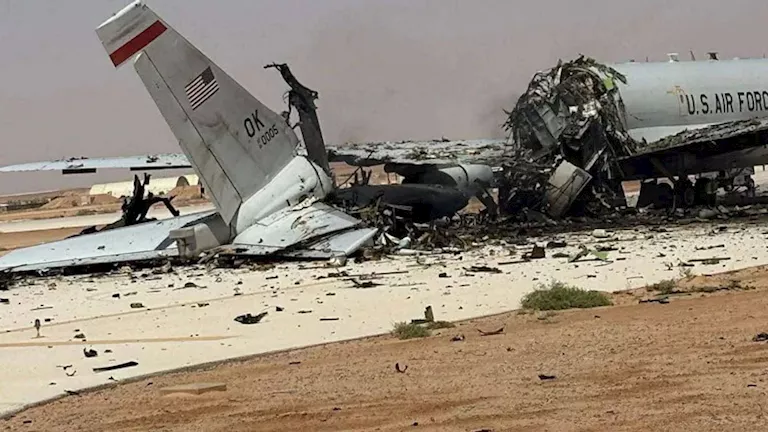 صور لطائرة إنذار مبكر أمريكية دُمرت بضربة إيرانية في قاعدة "الأمير سلطان" 2026 3 29 17 39 5 488.webp
