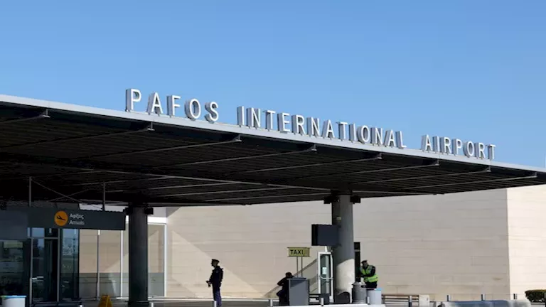 إخلاء مطار في قبرص بعد رصد جسم مشبوه 2026 3 2 13 36 19 496.webp