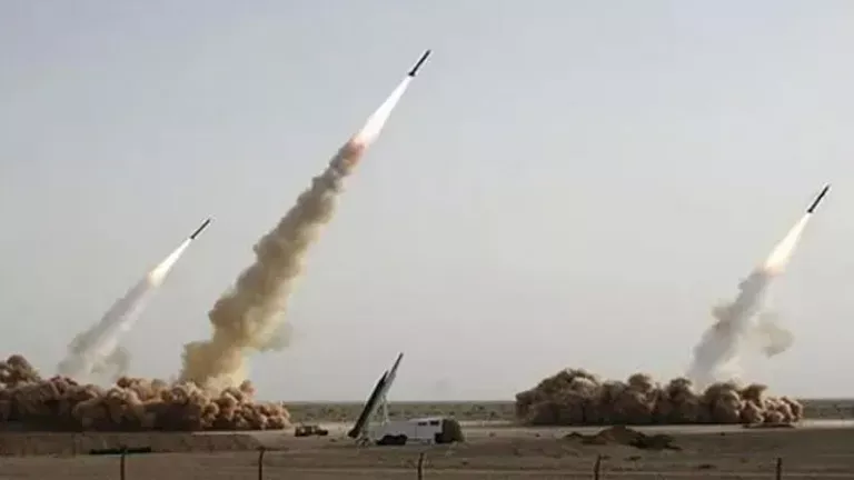 إيران تطلق موجة جديدة من الصواريخ تجاه إسرائيل.. فيديو 2026 3 8 17 24 7 426.webp