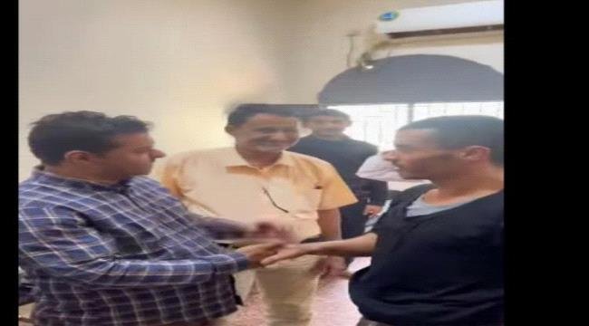 مأمور الشيخ عثمان يتفقد مستشفى الأمراض النفسية ويوجه بتلبية احتياجات المرضى مأمور الشيخ عثمان يتفقد مستشفى الأمراض النفسية ويوجه بتلبية احتياجات المرضى