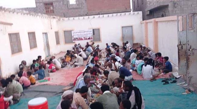 أبناء قرية الكدام بلحج يحيون ذكرى شهدائهم بمأدبة إفطار جماعي أبناء قرية الكدام بلحج يحيون ذكرى شهدائهم بمأدبة إفطار جماعي